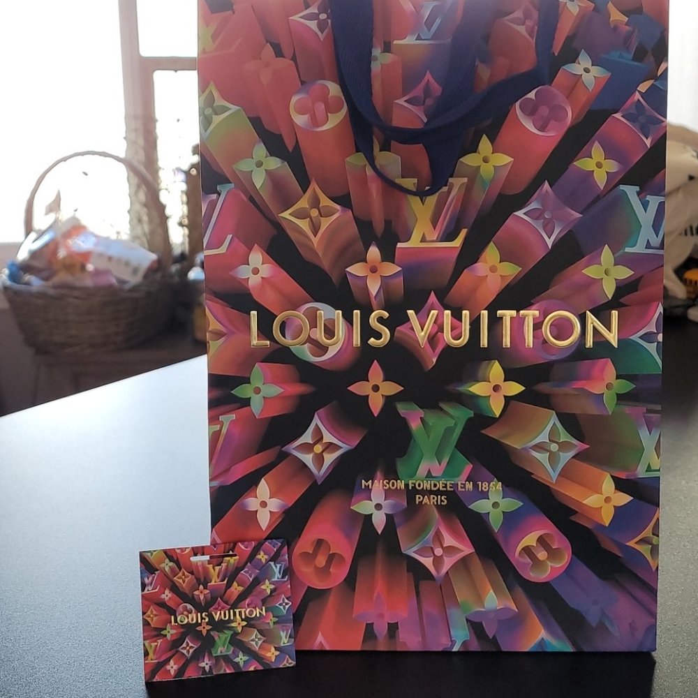 Louis Vuitton paper bag